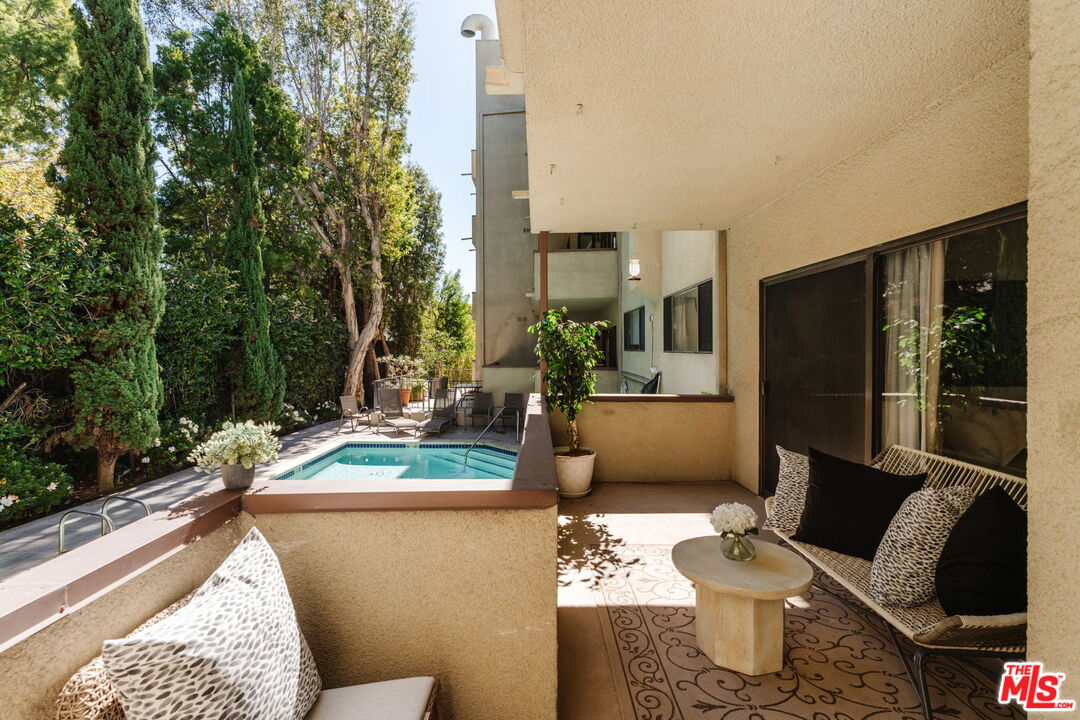 2332 Fox Hills Dr Unit: 103
