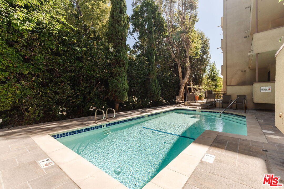 2332 Fox Hills Dr Unit: 103