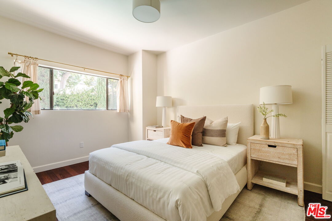2332 Fox Hills Dr Unit: 103
