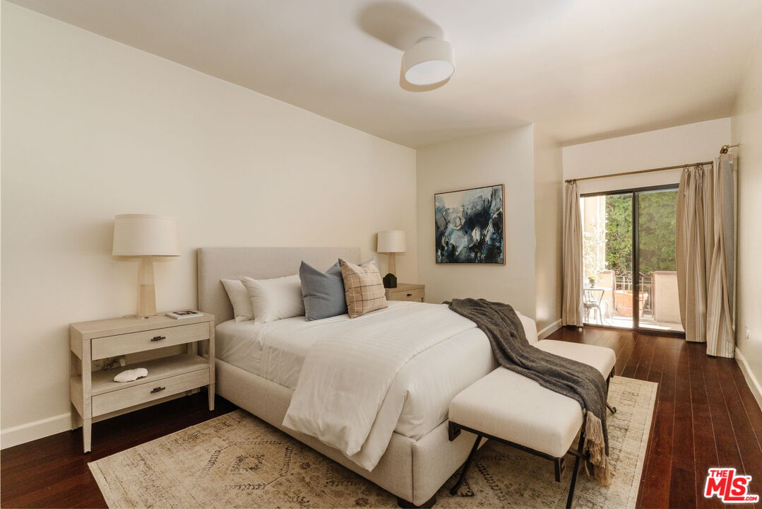 2332 Fox Hills Dr Unit: 103