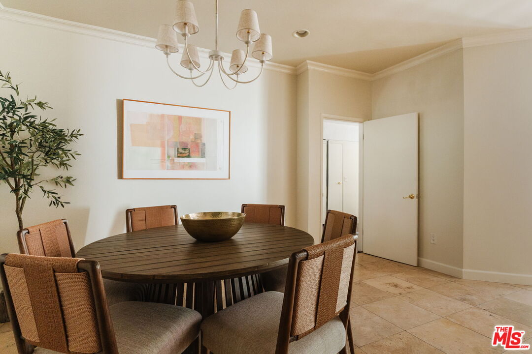 2332 Fox Hills Dr Unit: 103