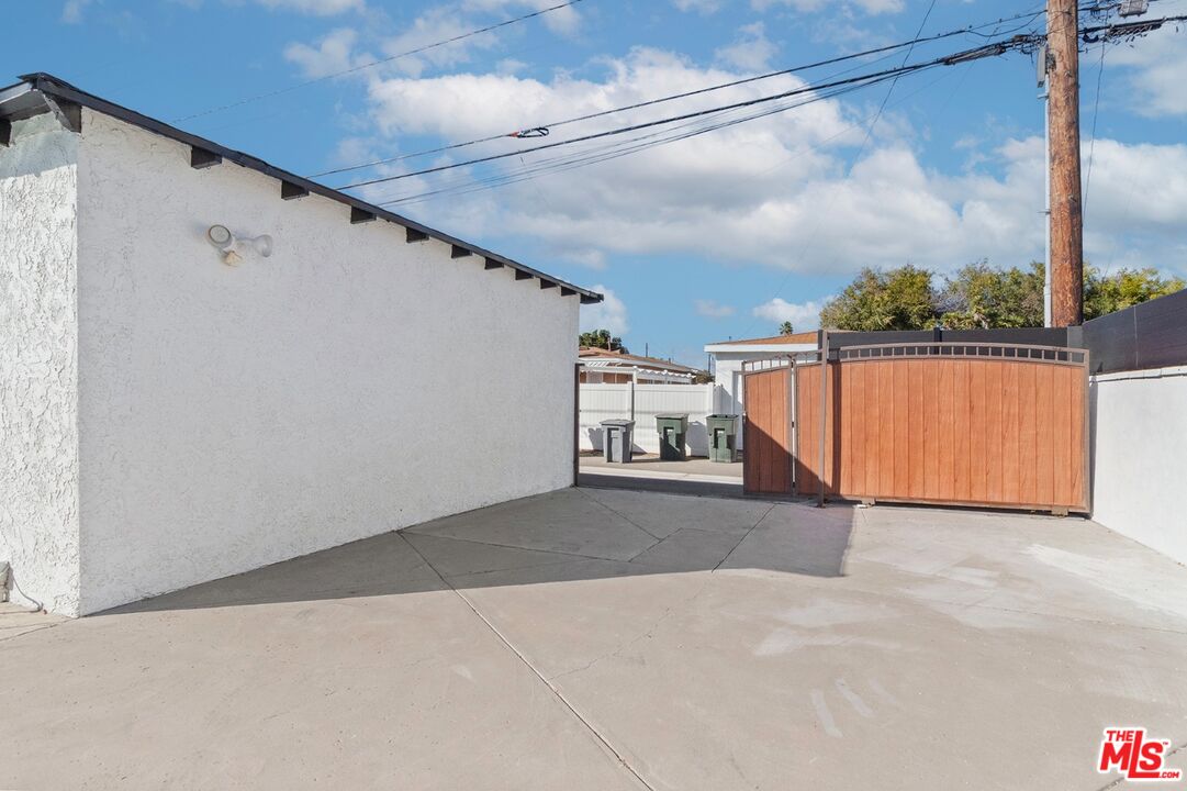 4047 Artesia Blvd