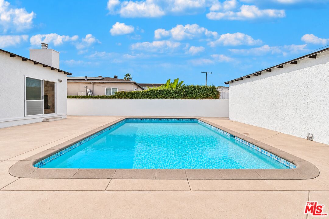 4047 Artesia Blvd