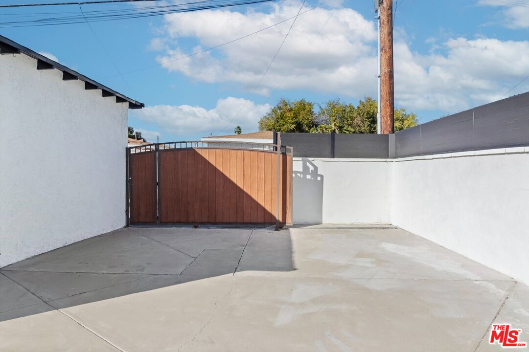 4047 Artesia Blvd