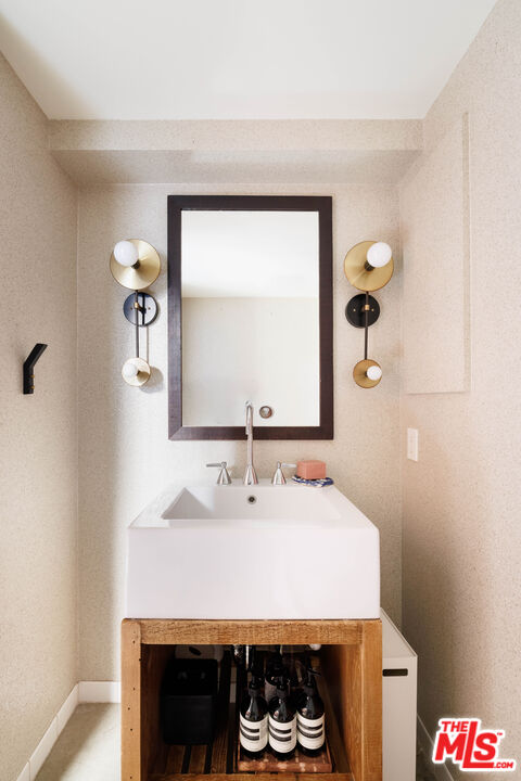 940 E 2nd St Unit: 38