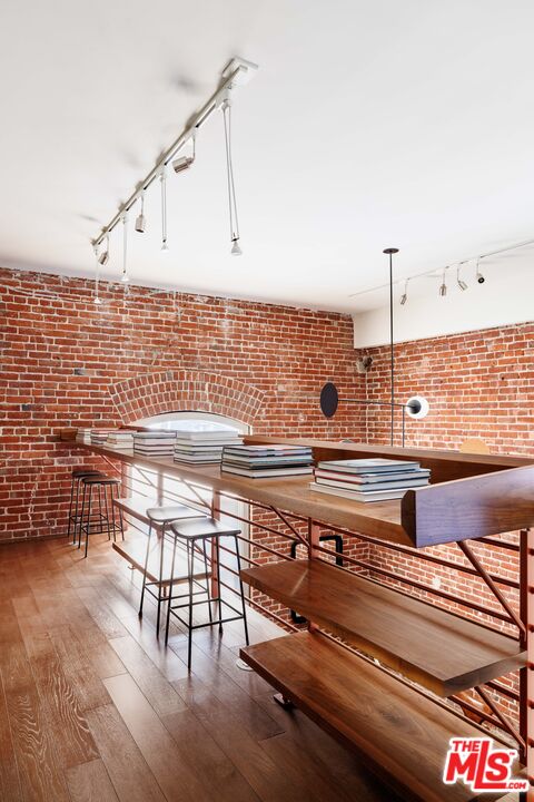 940 E 2nd St Unit: 38