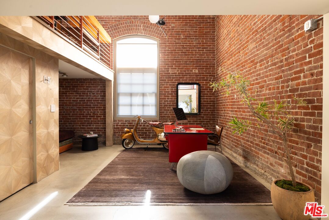 940 E 2nd St Unit: 38