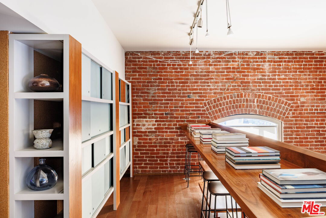 940 E 2nd St Unit: 38