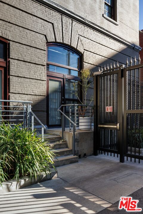 940 E 2nd St Unit: 38