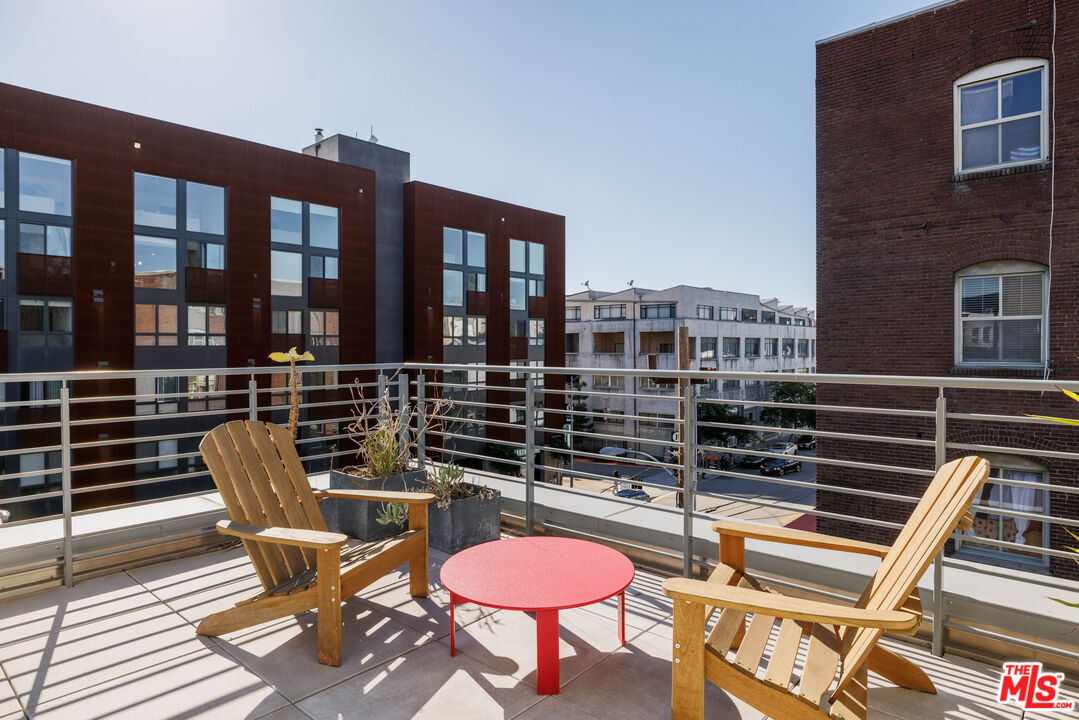 940 E 2nd St Unit: 38