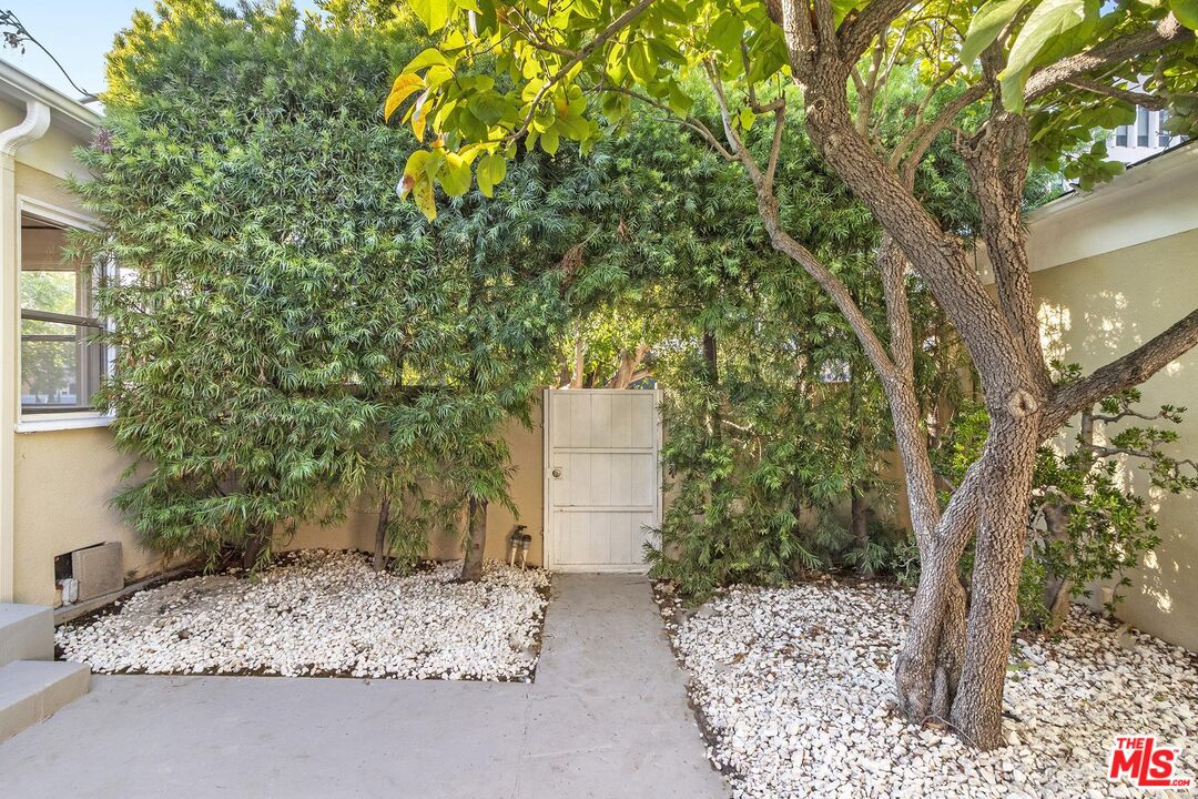 6289 Commodore Sloat Dr