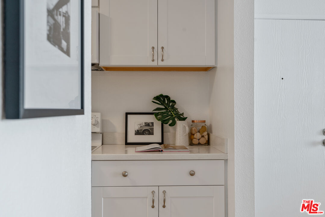 4900 Overland Ave Unit: 243