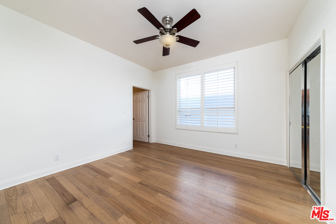 125 S Elm Dr Unit: 201