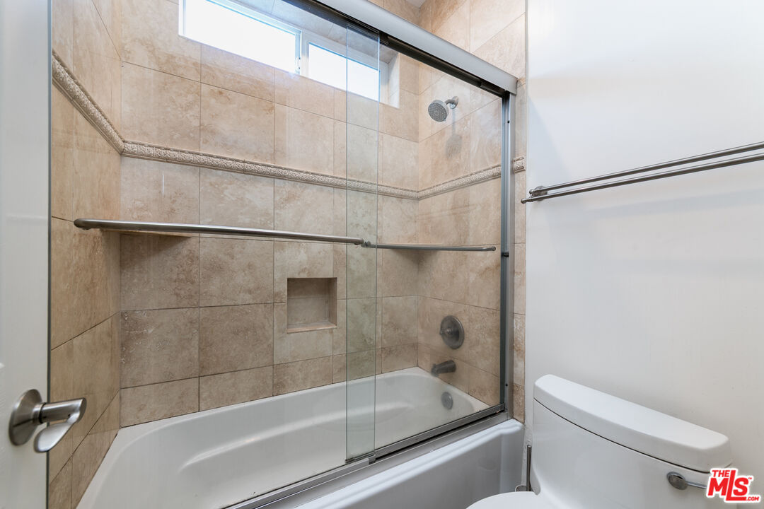 125 S Elm Dr Unit: 201