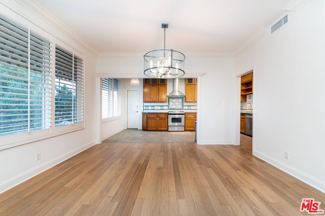 125 S Elm Dr Unit: 201