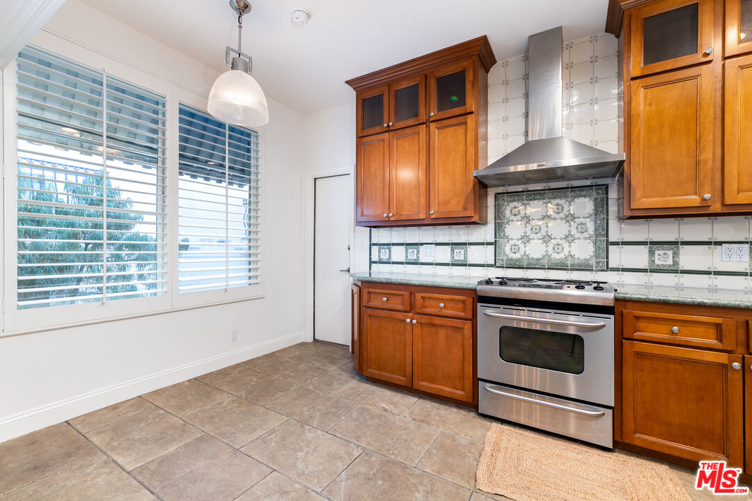 125 S Elm Dr Unit: 201