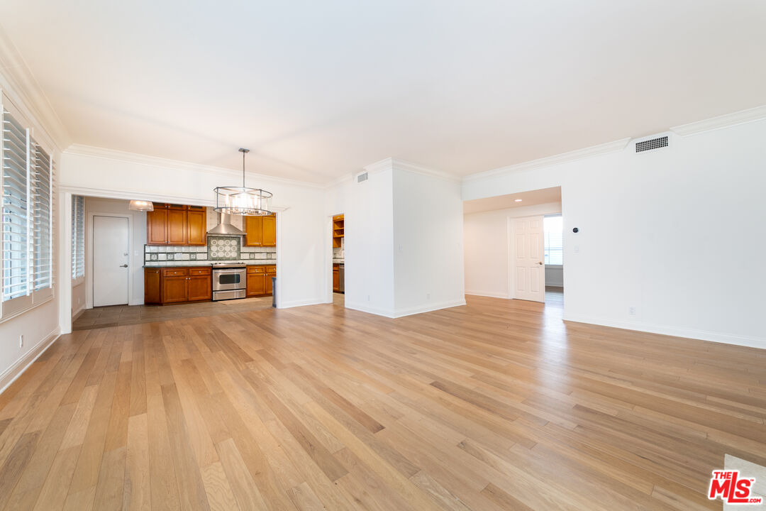 125 S Elm Dr Unit: 201