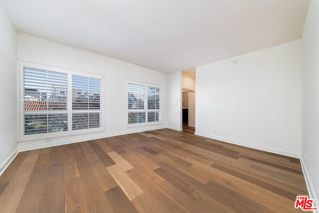 125 S Elm Dr Unit: 201