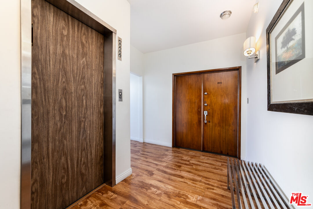 125 S Elm Dr Unit: 201