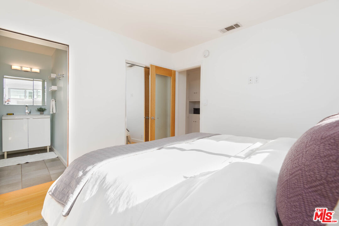 11634 Gorham Ave Unit: 203