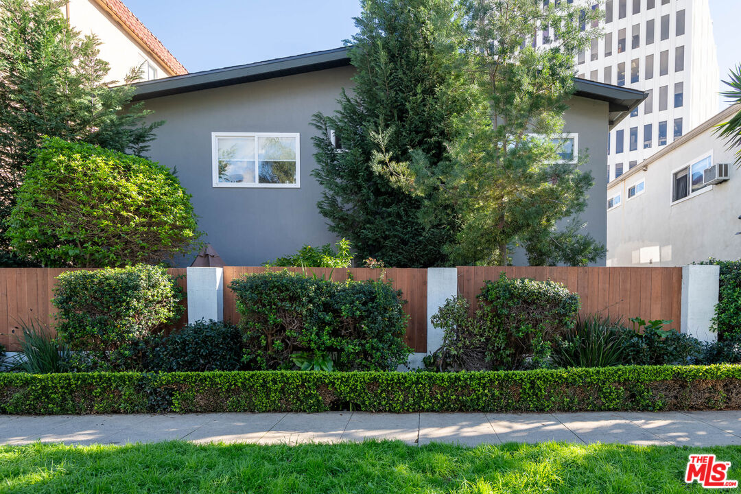 11634 Gorham Ave Unit: 203