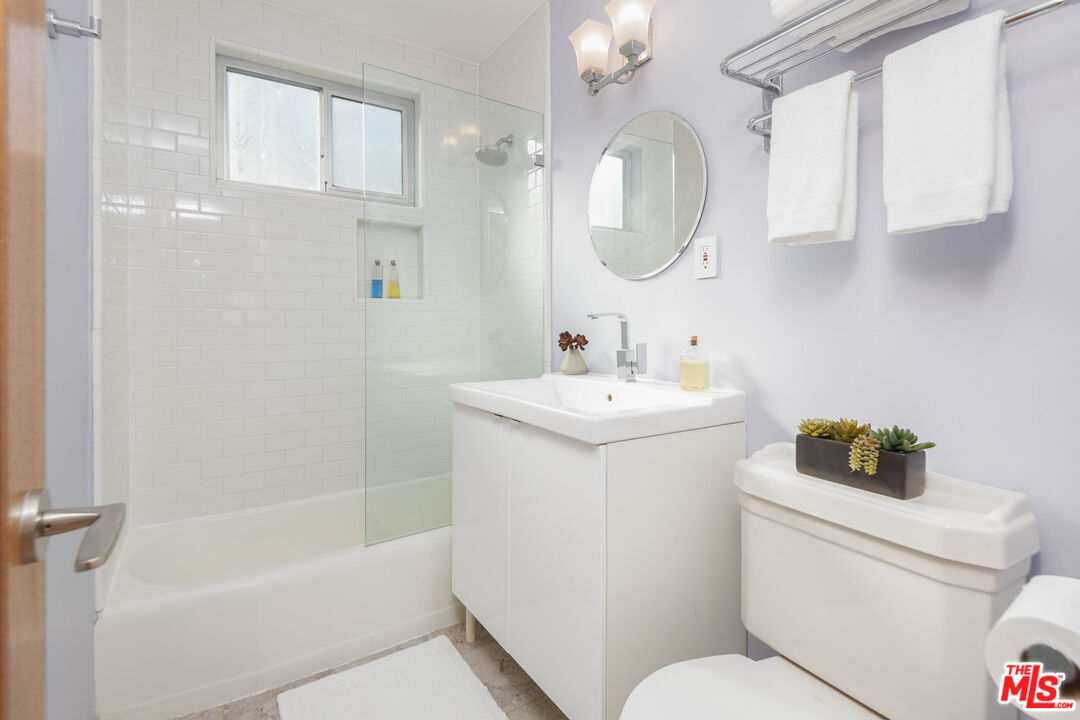 11634 Gorham Ave Unit: 203