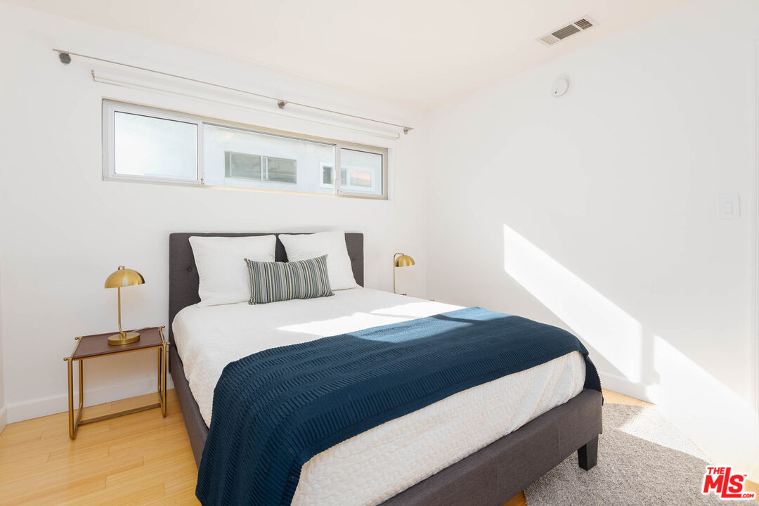 11634 Gorham Ave Unit: 203