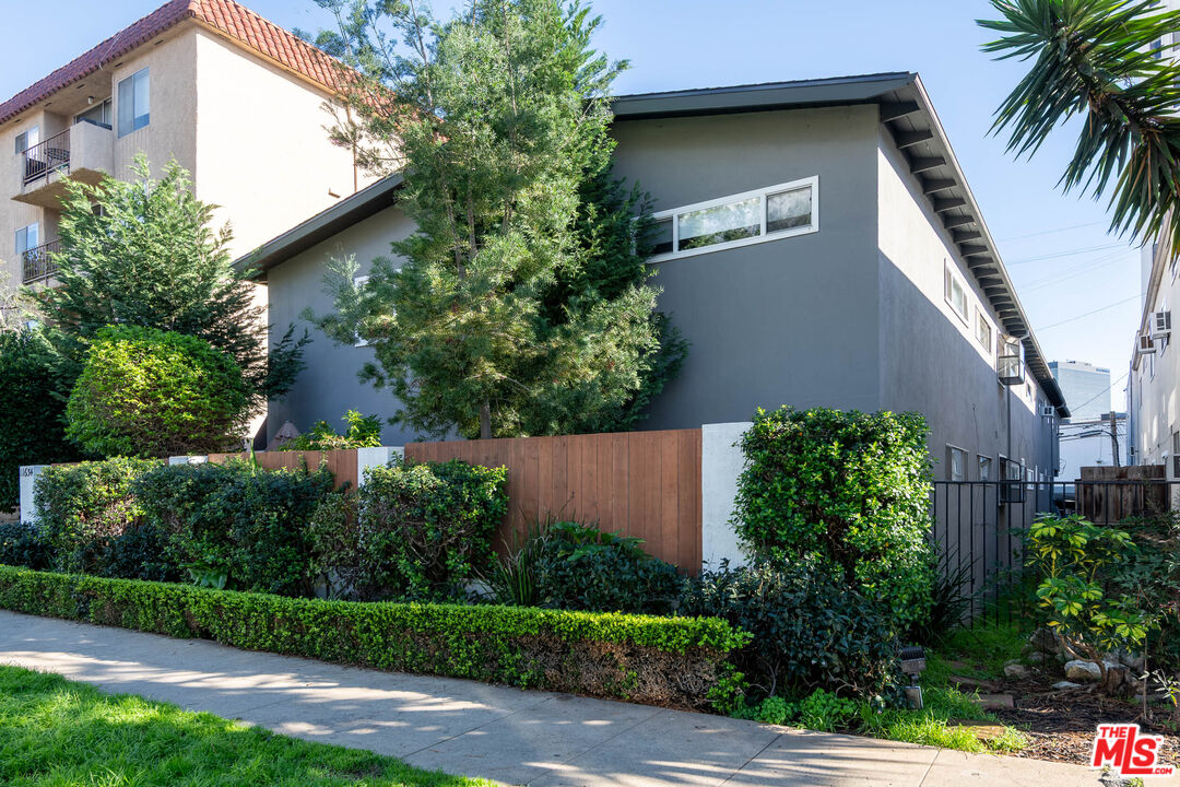 11634 Gorham Ave Unit: 203