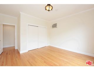 1909 N COMMONWEALTH AVE Unit: 102