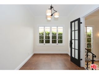 1909 N COMMONWEALTH AVE Unit: 102