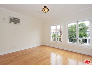 1909 N COMMONWEALTH AVE Unit: 102