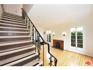 1909 N COMMONWEALTH AVE Unit: 102