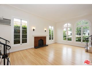 1909 N COMMONWEALTH AVE Unit: 102