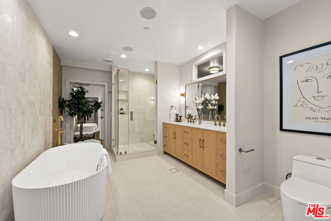 11923 Gorham Ave Unit: 102