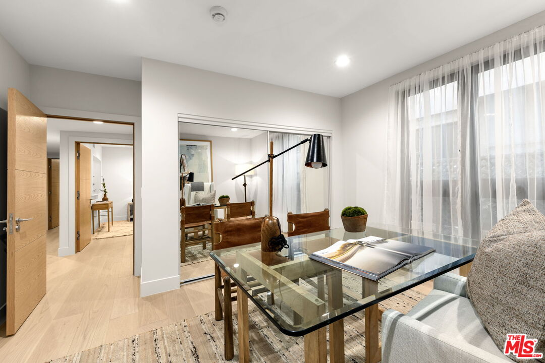 11923 Gorham Ave Unit: 102