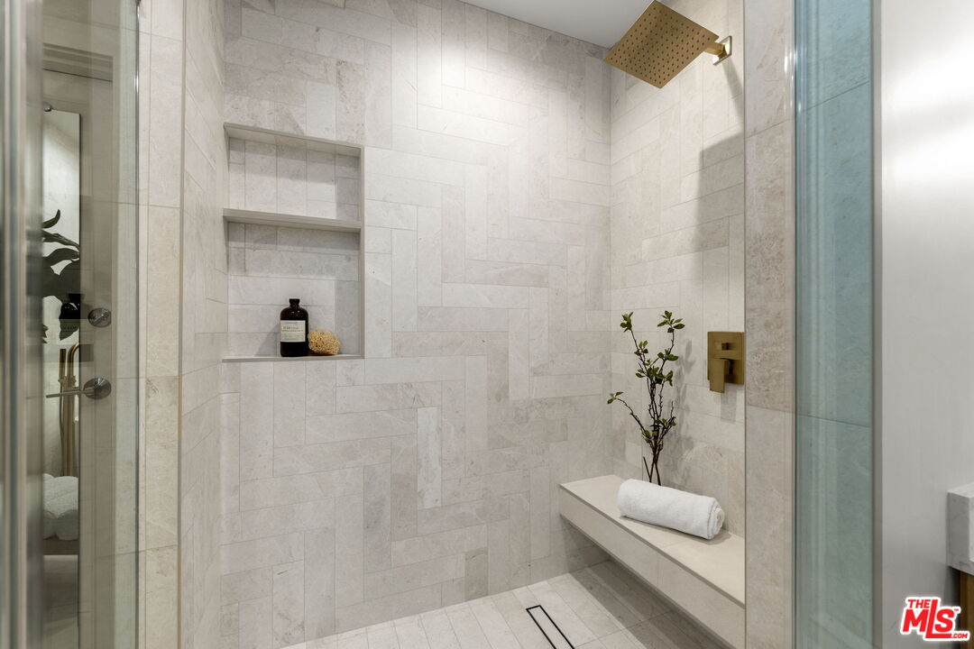 11923 Gorham Ave Unit: 102