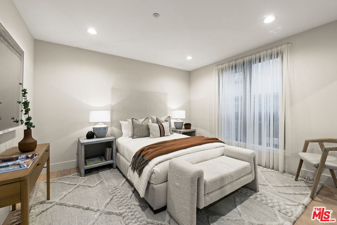 11923 Gorham Ave Unit: 102