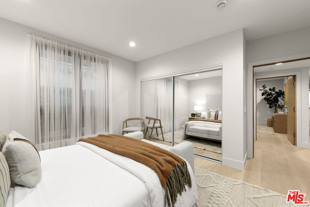 11923 Gorham Ave Unit: 102