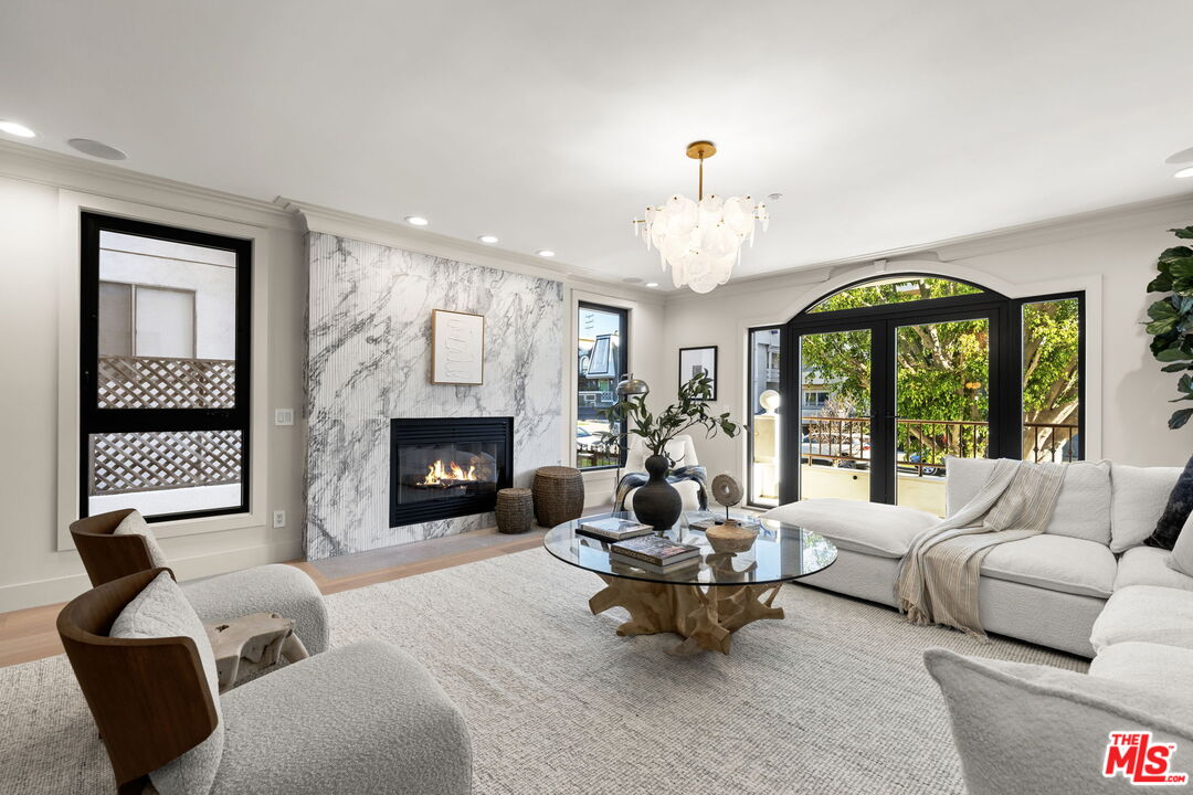 11923 Gorham Ave Unit: 102