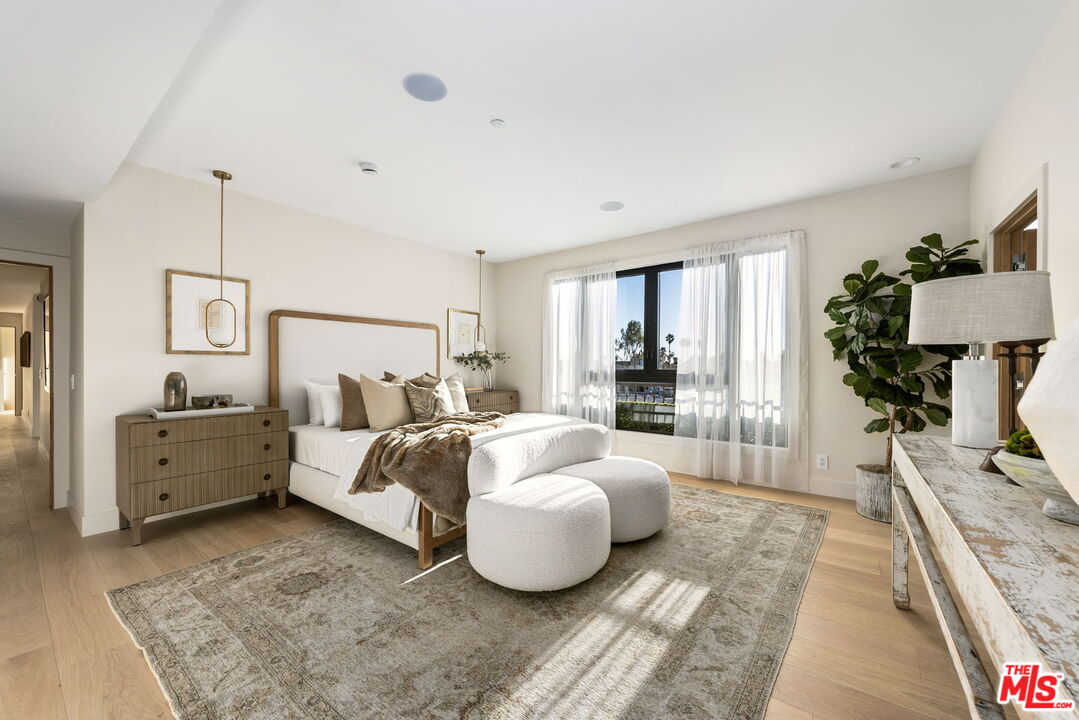 11923 Gorham Ave Unit: 401