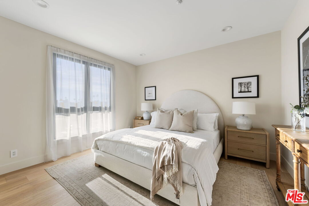 11923 Gorham Ave Unit: 401