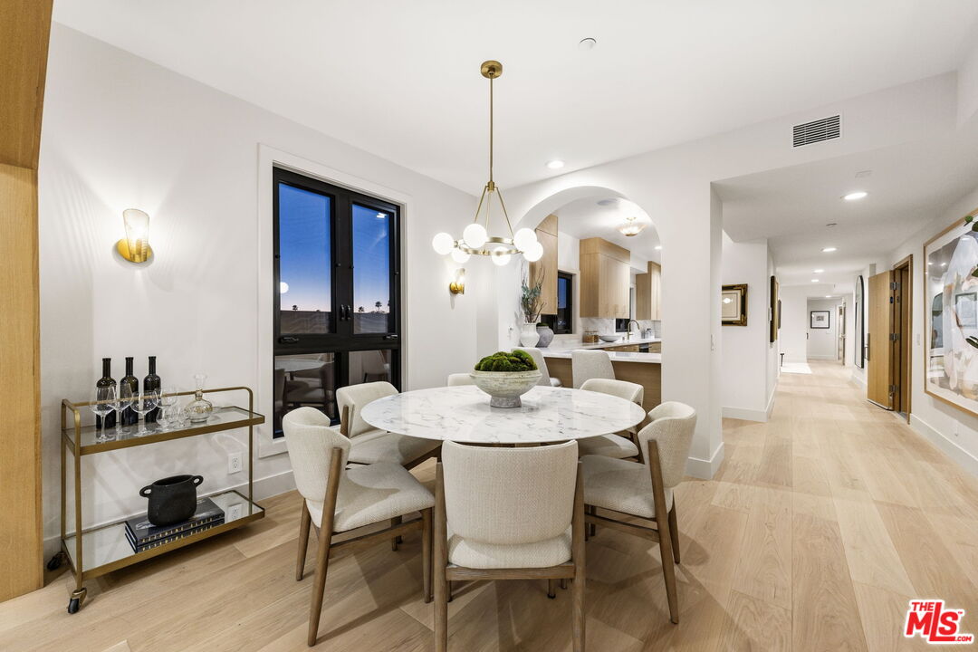 11923 Gorham Ave Unit: 401