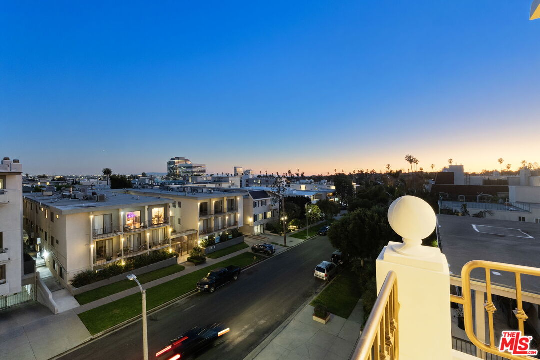 11923 Gorham Ave Unit: 401