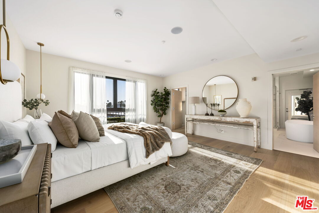 11923 Gorham Ave Unit: 401