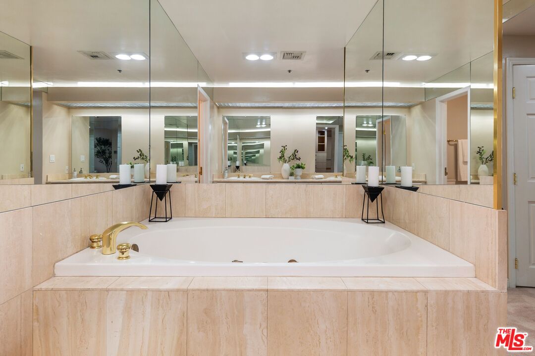 10724 Wilshire Blvd Unit: 406