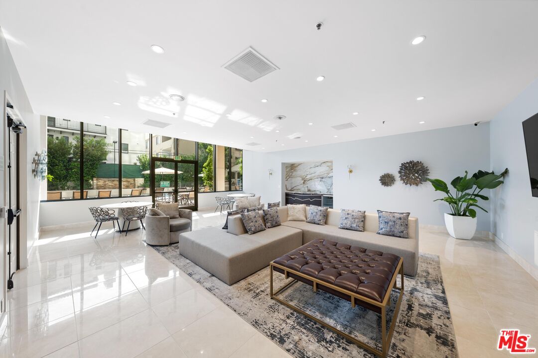 10724 Wilshire Blvd Unit: 406