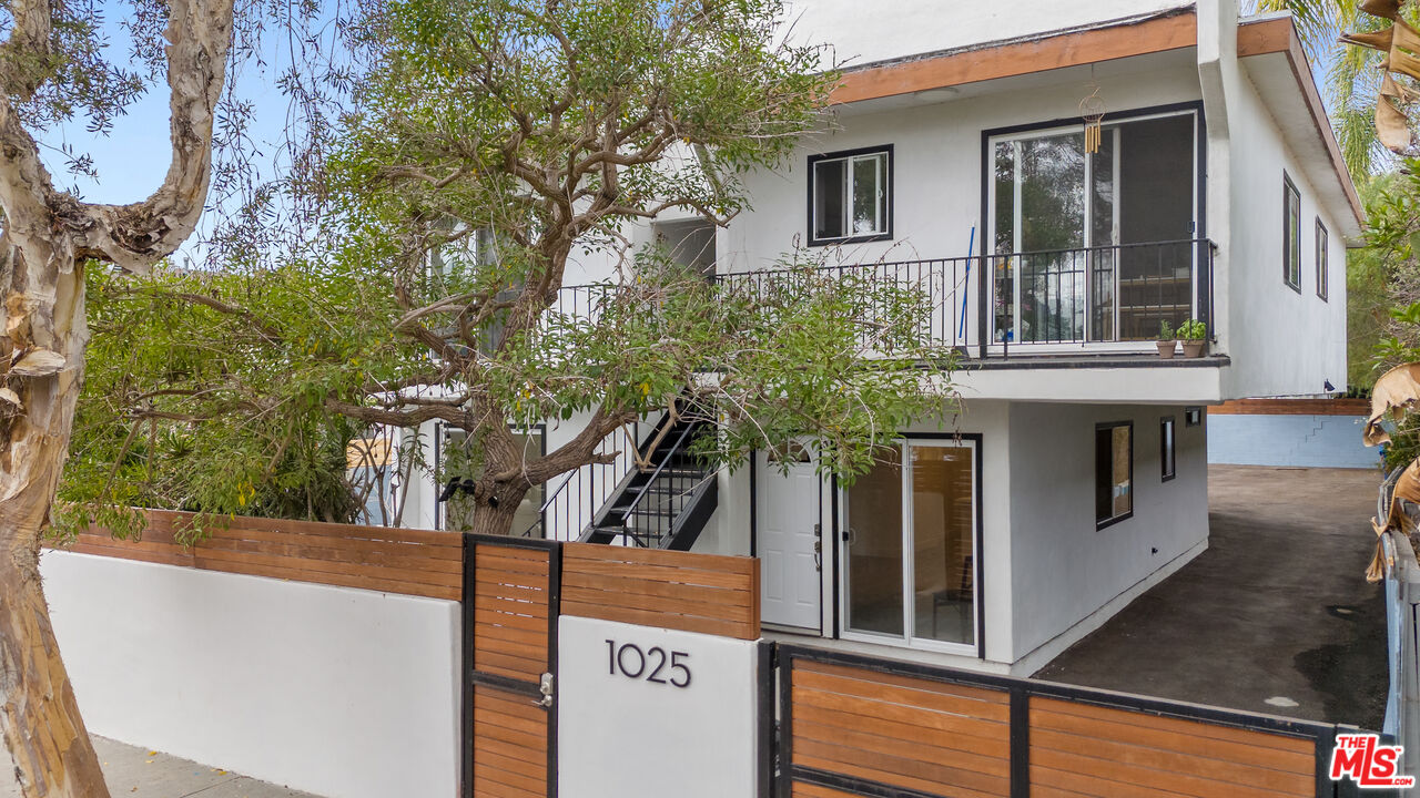 1025 Pleasantview Ave