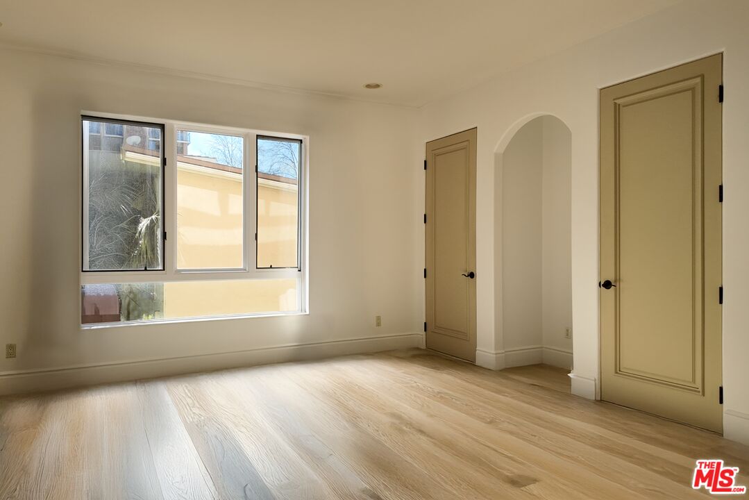 137 S Spalding Dr Unit: 203