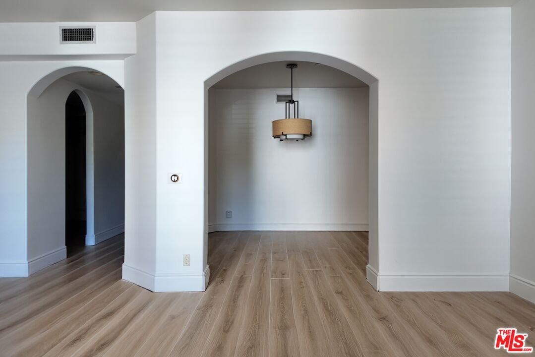 137 S Spalding Dr Unit: 203