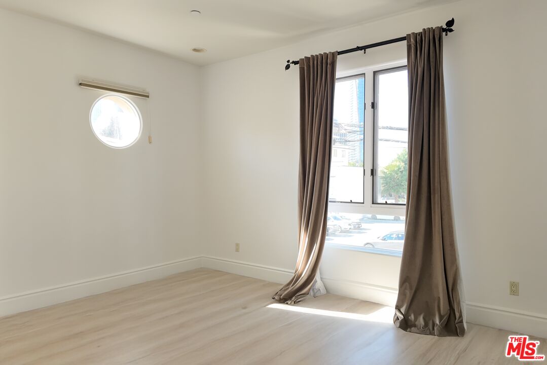 137 S Spalding Dr Unit: 203